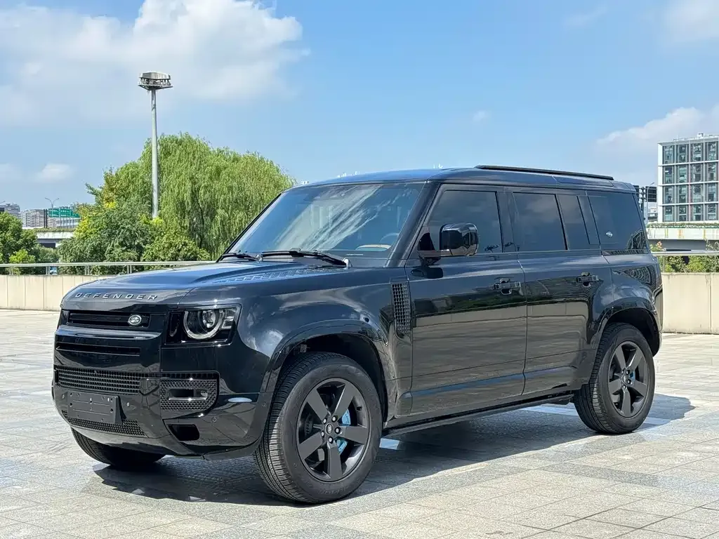 Land Rover Defender — фото 1