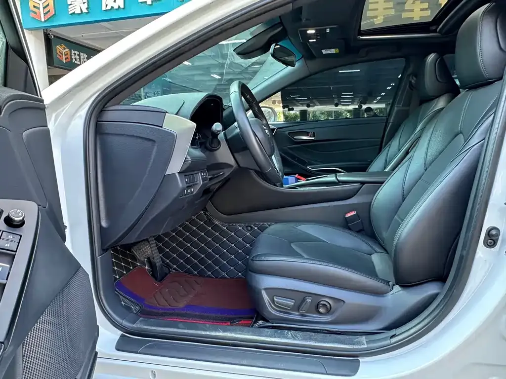 Toyota Avalon 2023 из CN, фото 3