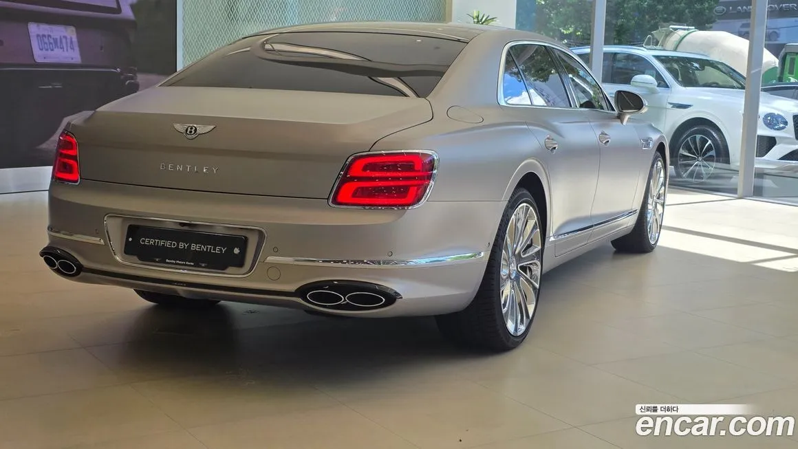 Bentley Flying Spur — фото 5