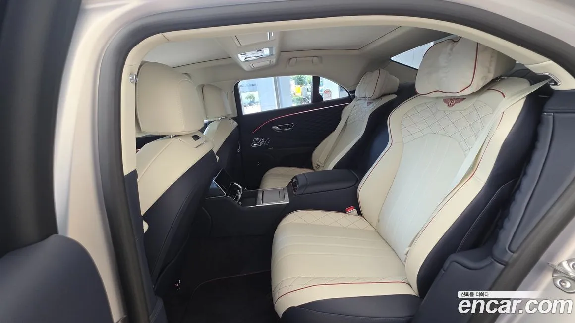Bentley Flying Spur — фото 7