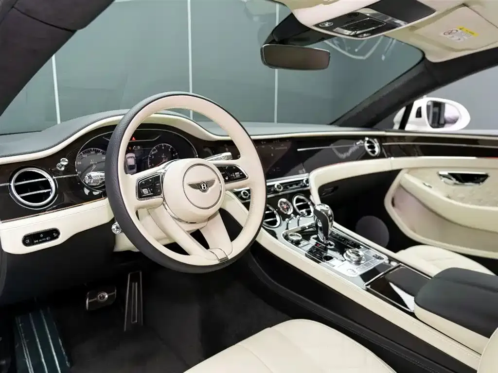 Bentley Continental 2021 из CN, фото 9
