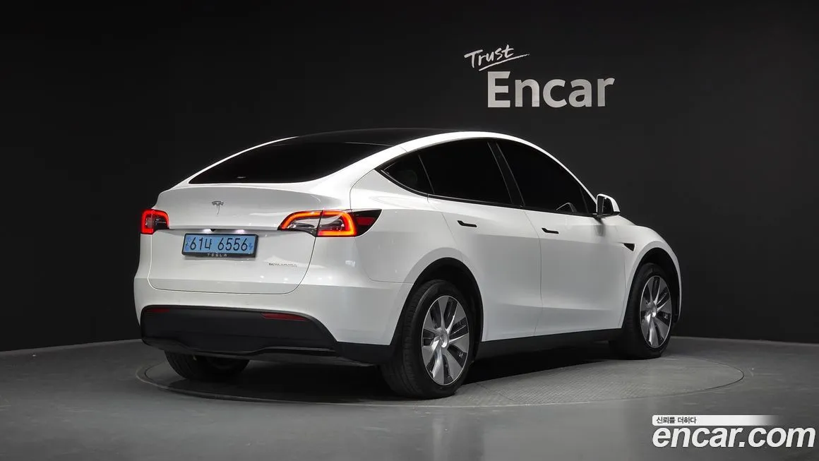 Tesla Model Y — фото 2