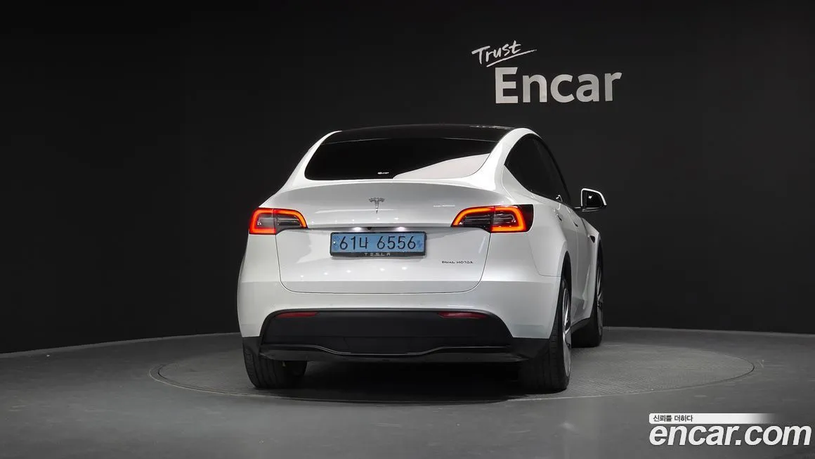 Tesla Model Y — фото 4