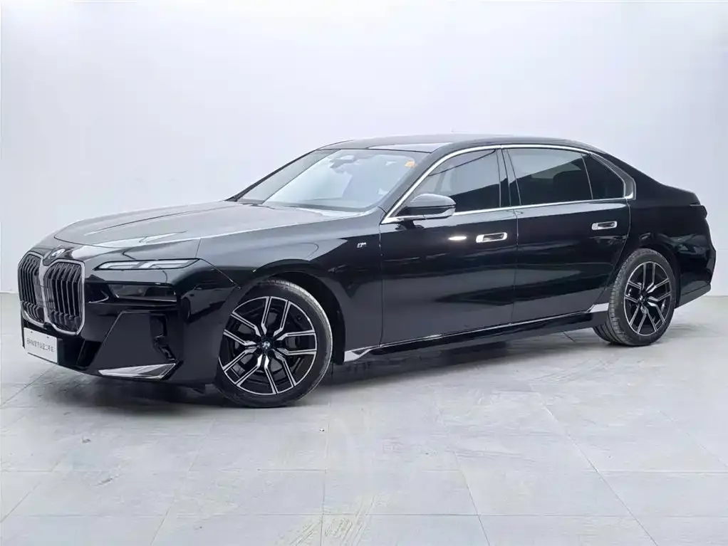 BMW 7 Series — фото 1