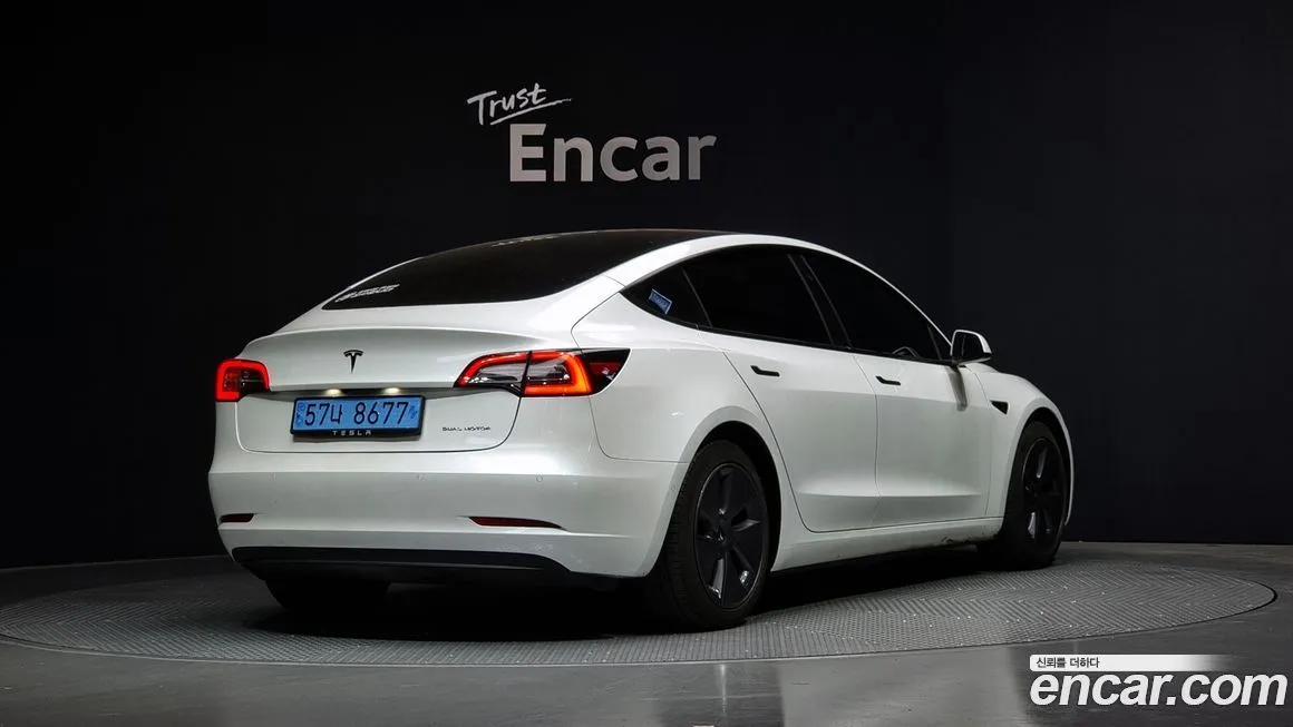 Tesla Model 3 — фото 2