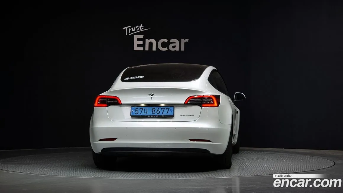 Tesla Model 3 — фото 4