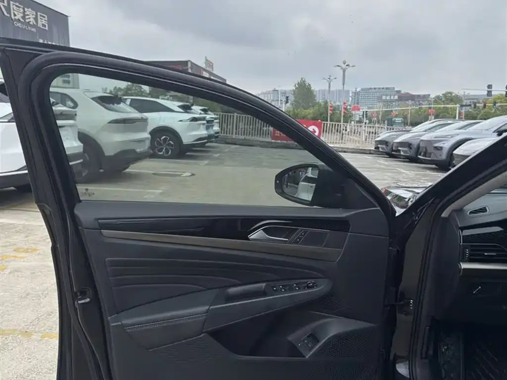 Volkswagen Passat New Energy 2021 из CN, фото 2