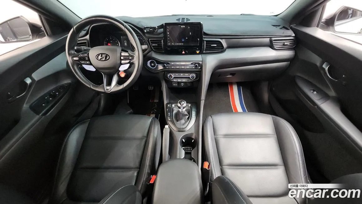 Hyundai Veloster — фото 7