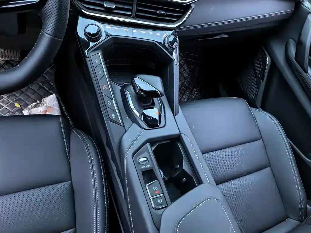 Lynk & Co 06 2023 из CN, фото 7