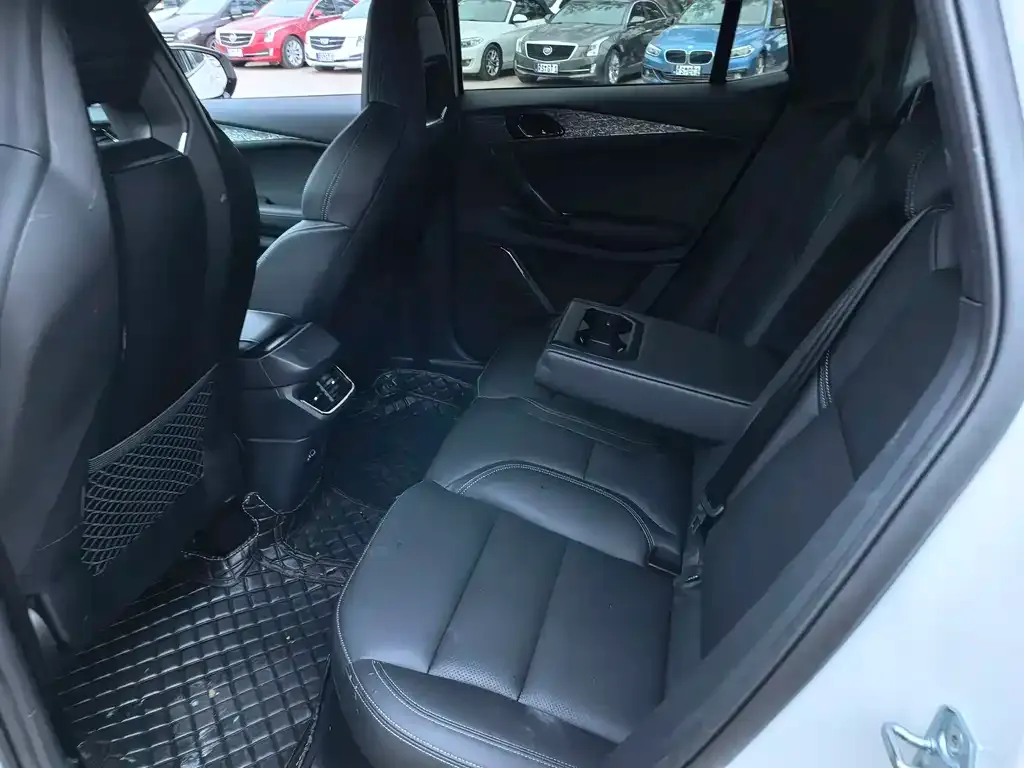 Lynk & Co 06 2023 из CN, фото 9