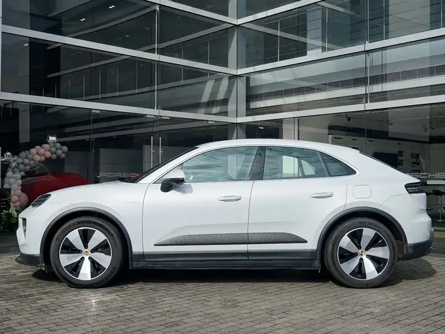 Porsche Macan EV 2024 из CN, фото 2