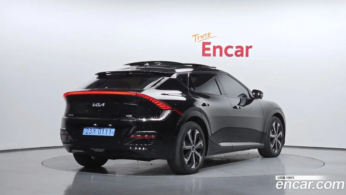 Kia EV6 2023 из KR, фото 2