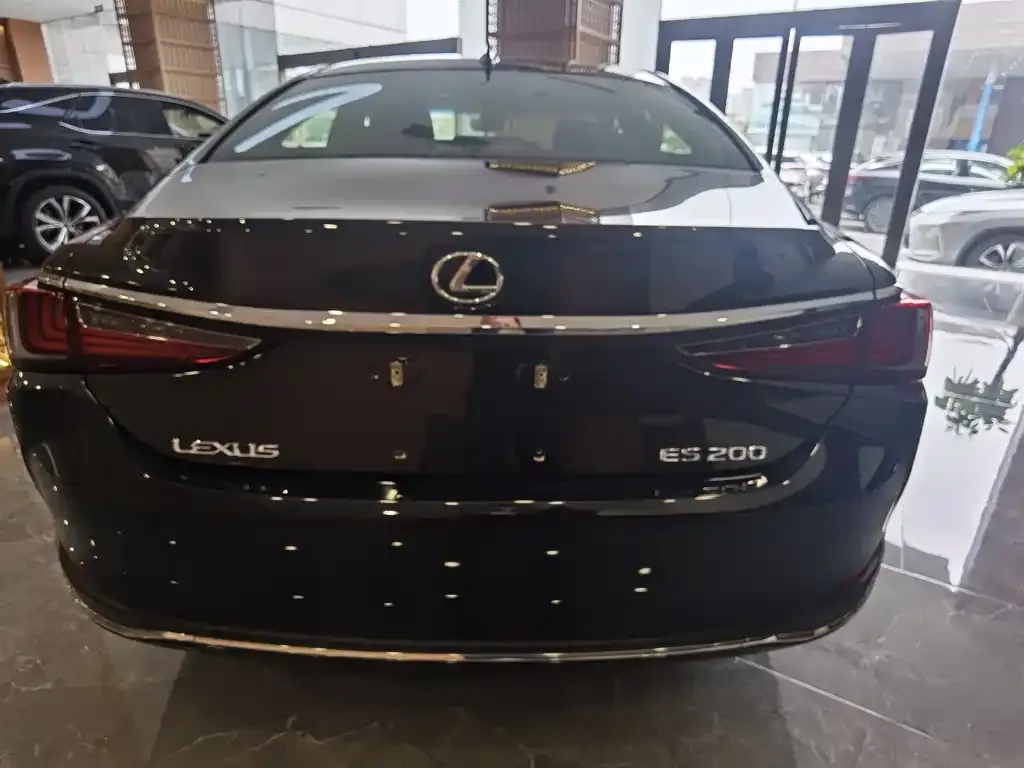 Lexus ES — фото 10