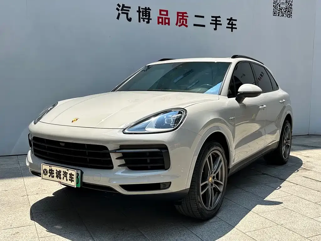 Porsche Cayenne Hybrid — фото 1