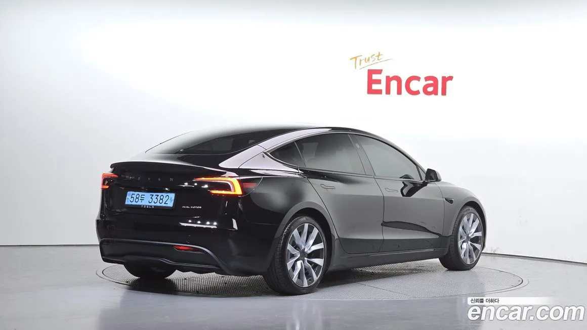 Tesla Model 3 2024 из KR, фото 2