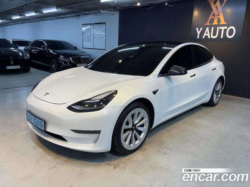 Tesla Model 3 — фото 1