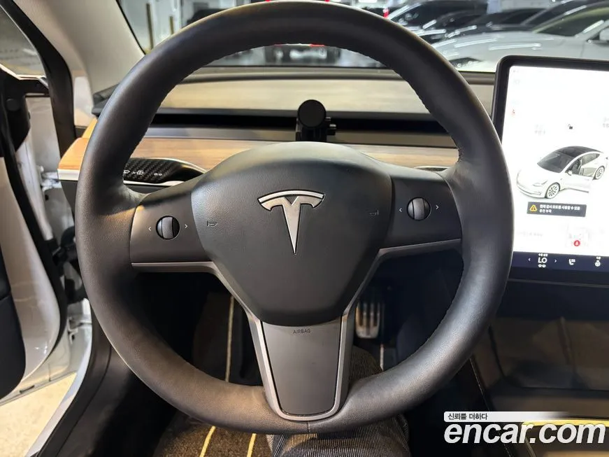 Tesla Model 3 — фото 6