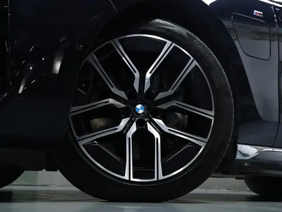 BMW i7 2024 из CN, фото 3