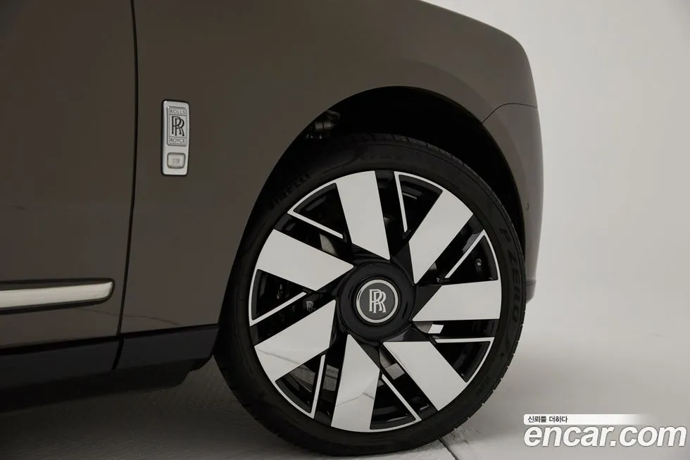 Rolls-Royce Cullinan 2025 из KR, фото 5