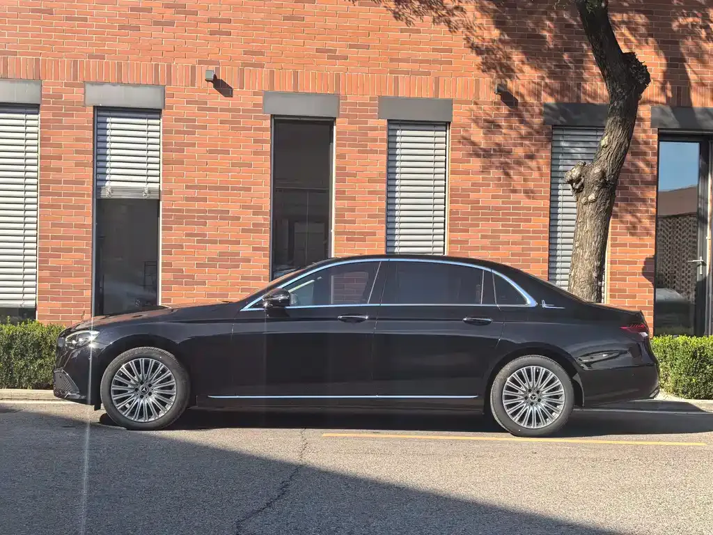 Mercedes-Benz E-Class 2023 из CN, фото 2
