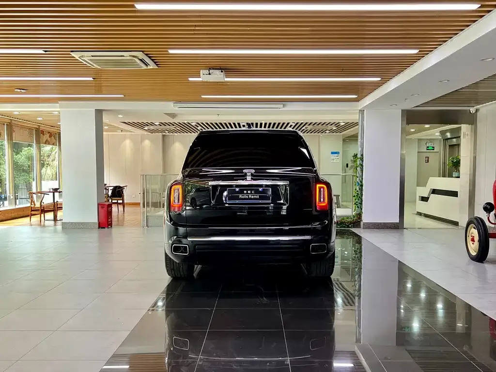 Rolls-Royce Cullinan 2021 из CN, фото 4