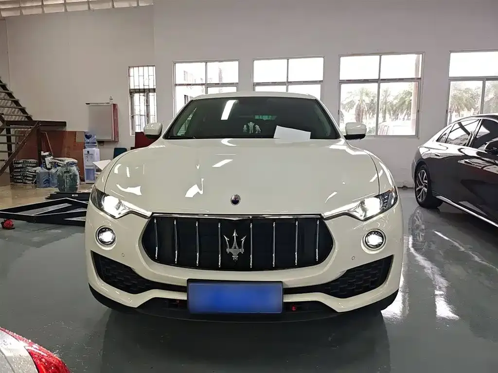 Maserati Levante — фото 3