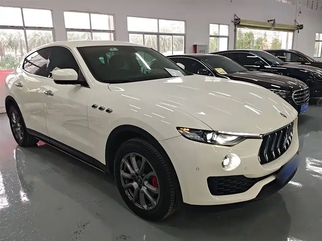 Maserati Levante — фото 4