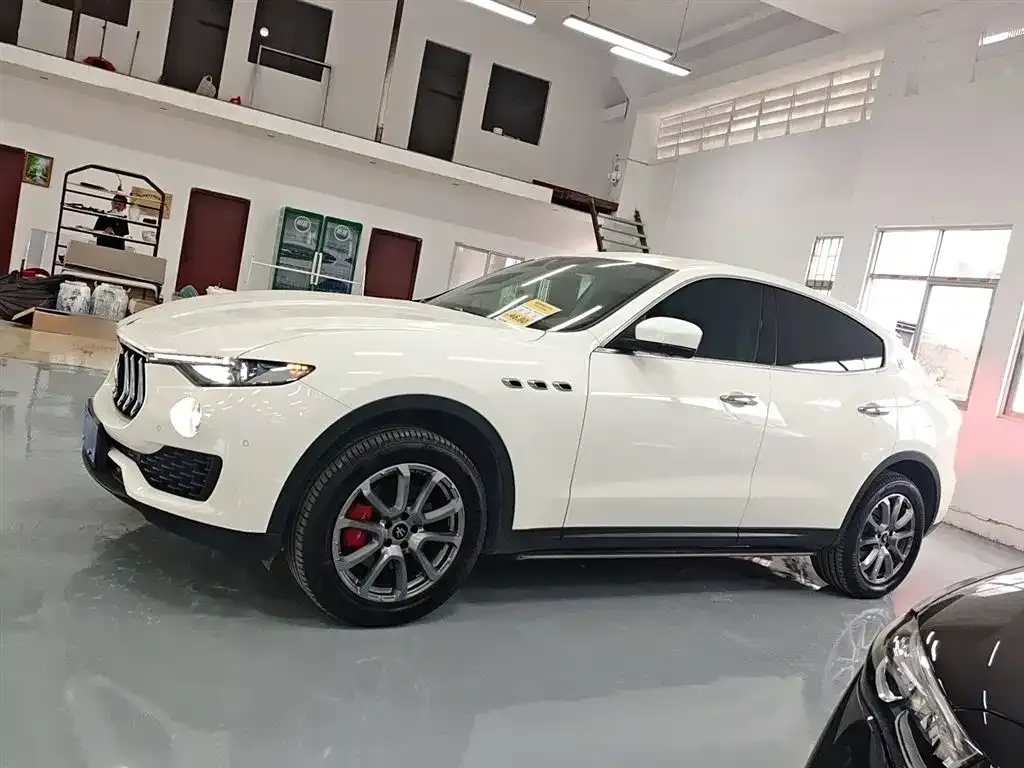 Maserati Levante — фото 5