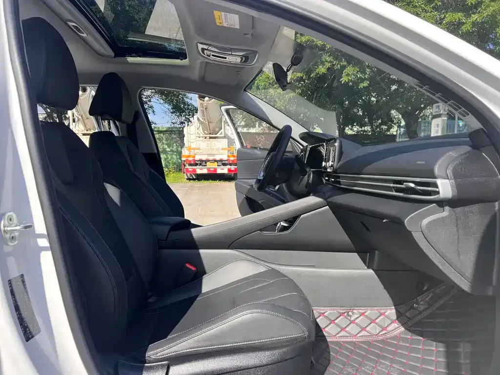 Hyundai Elantra 2024 из CN, фото 7