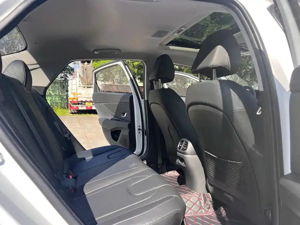 Hyundai Elantra 2024 из CN, фото 8