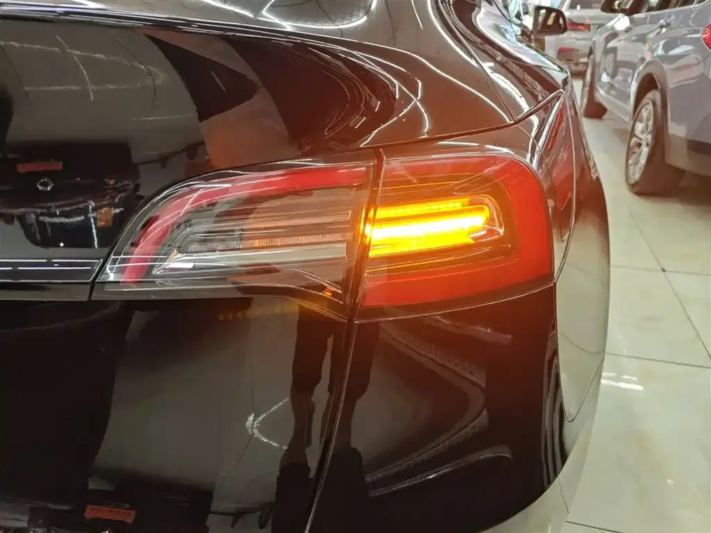 Tesla Model Y 2023 из CN, фото 8