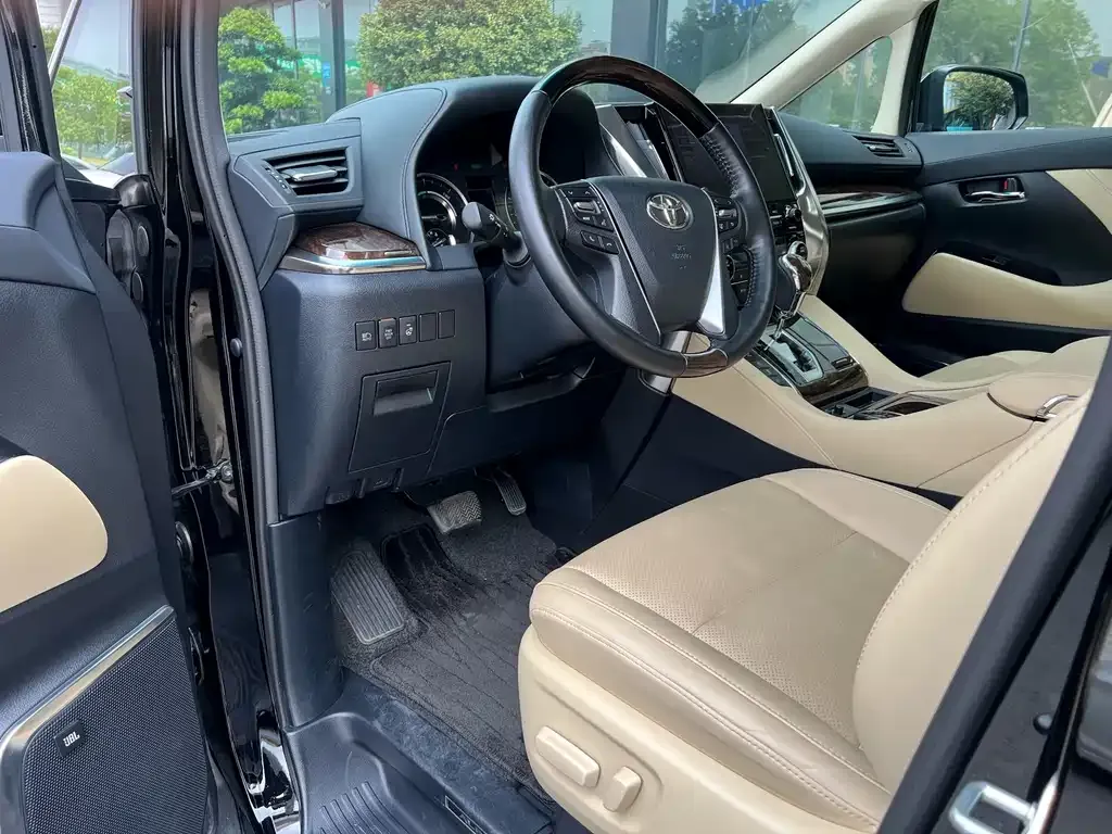 Toyota Alphard 2023 из CN, фото 2