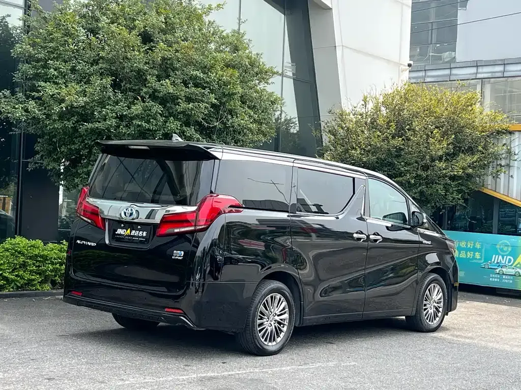 Toyota Alphard 2023 из CN, фото 9