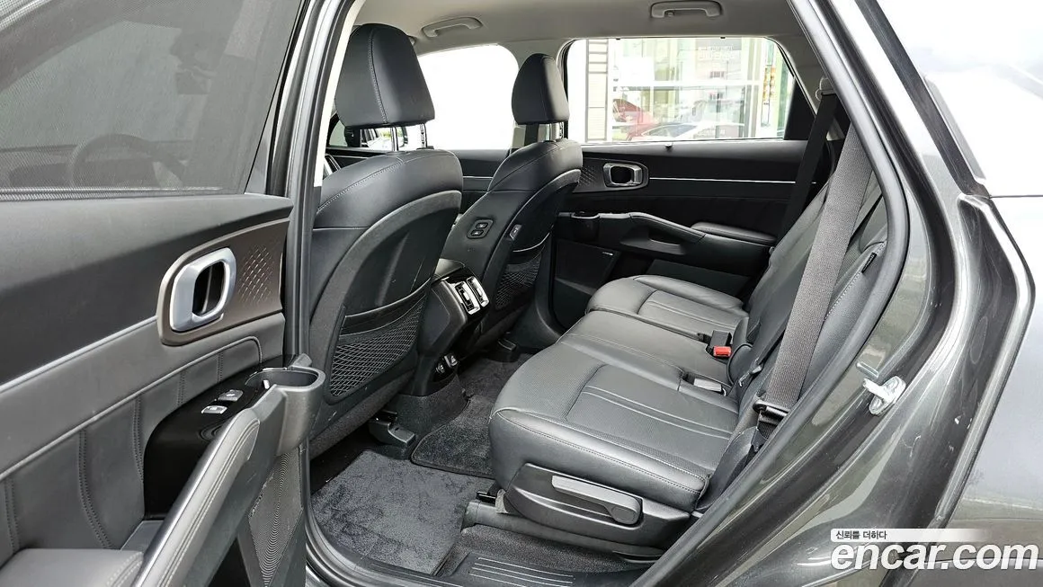 Kia Sorento — фото 10