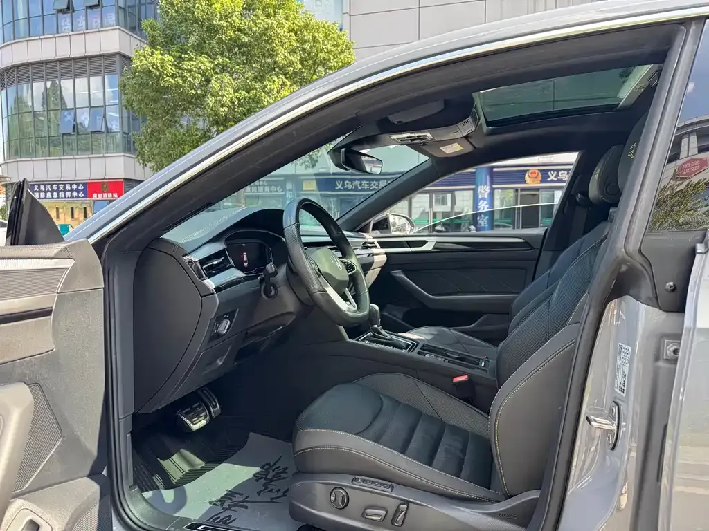 Volkswagen CC 2022 из CN, фото 10