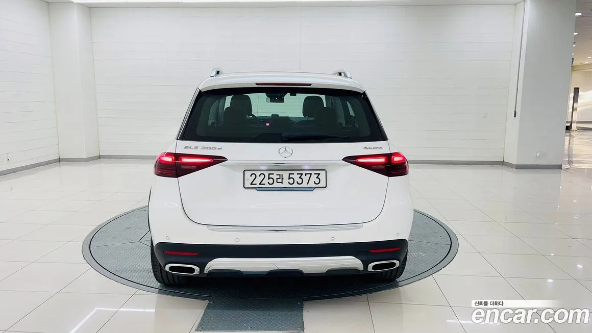 Mercedes-Benz GLE-Class — фото 4