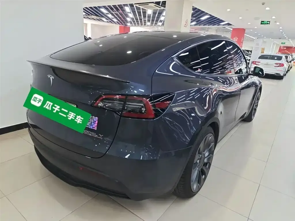 Tesla Model Y — фото 7