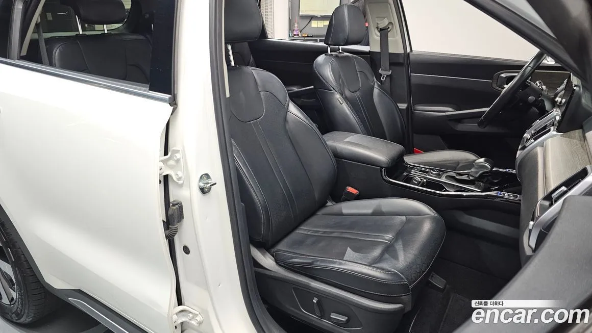 Kia Sorento — фото 10