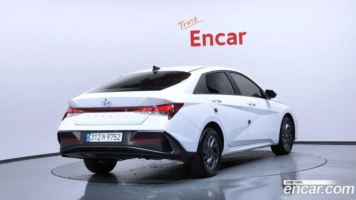 Hyundai AVANTE — фото 2