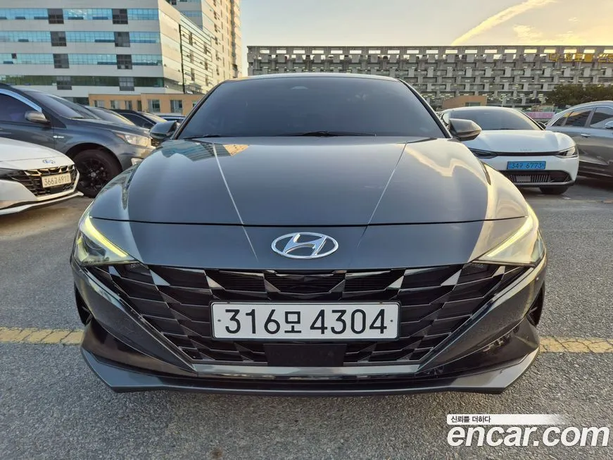 Hyundai AVANTE — фото 1