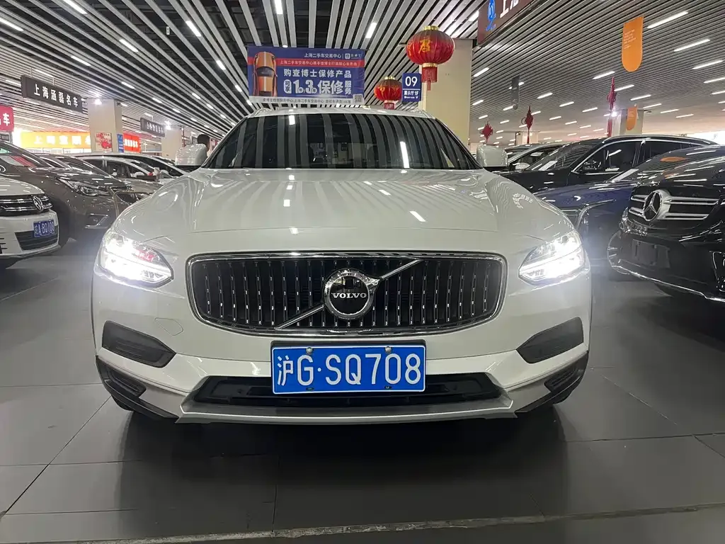 Volvo V90 2023 из CN, фото 2