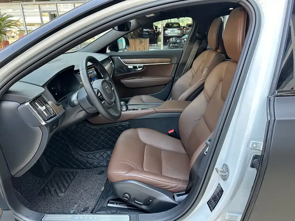 Volvo V90 2023 из CN, фото 4