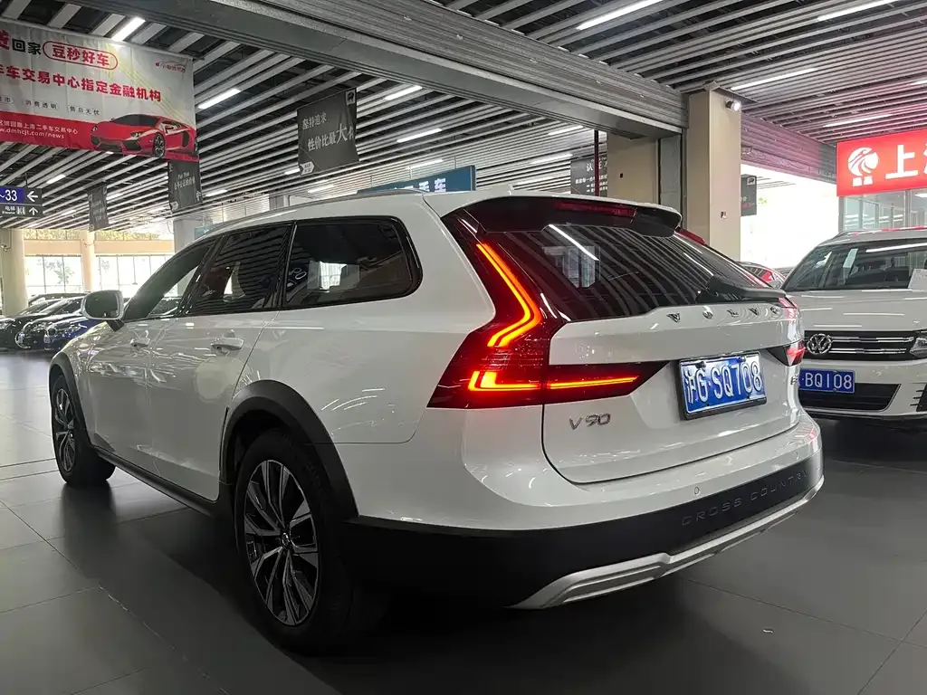 Volvo V90 2023 из CN, фото 7