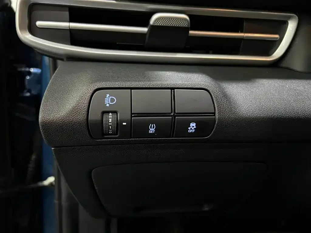 Hyundai Elantra 2023 из CN, фото 10