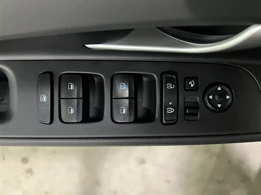 Hyundai Elantra 2023 из CN, фото 9
