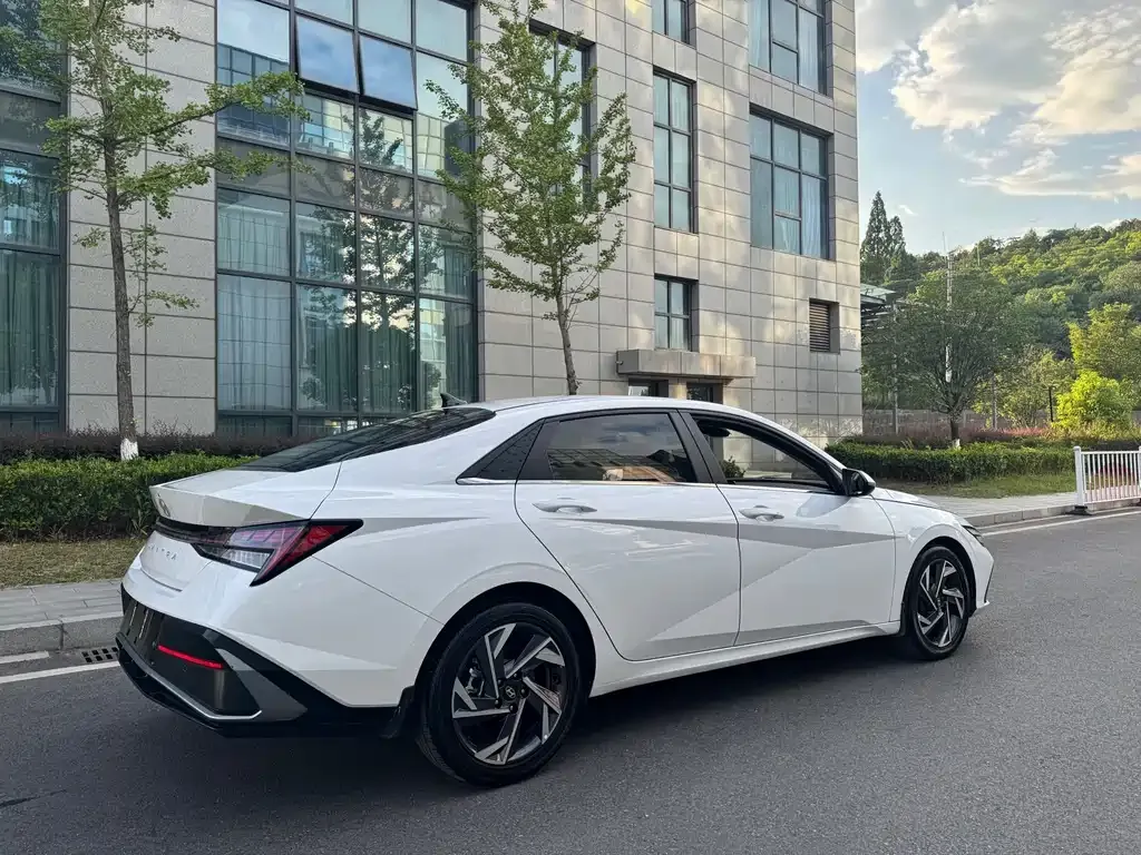 Hyundai Elantra 2023 из CN, фото 7