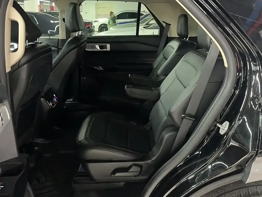 Ford Explorer 2021 из CN, фото 6