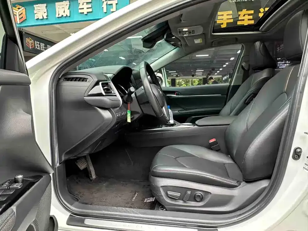 Toyota Camry 2022 из CN, фото 3