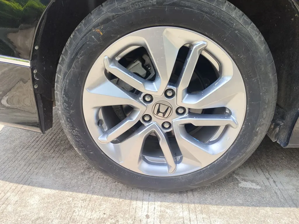Honda Accord — фото 10