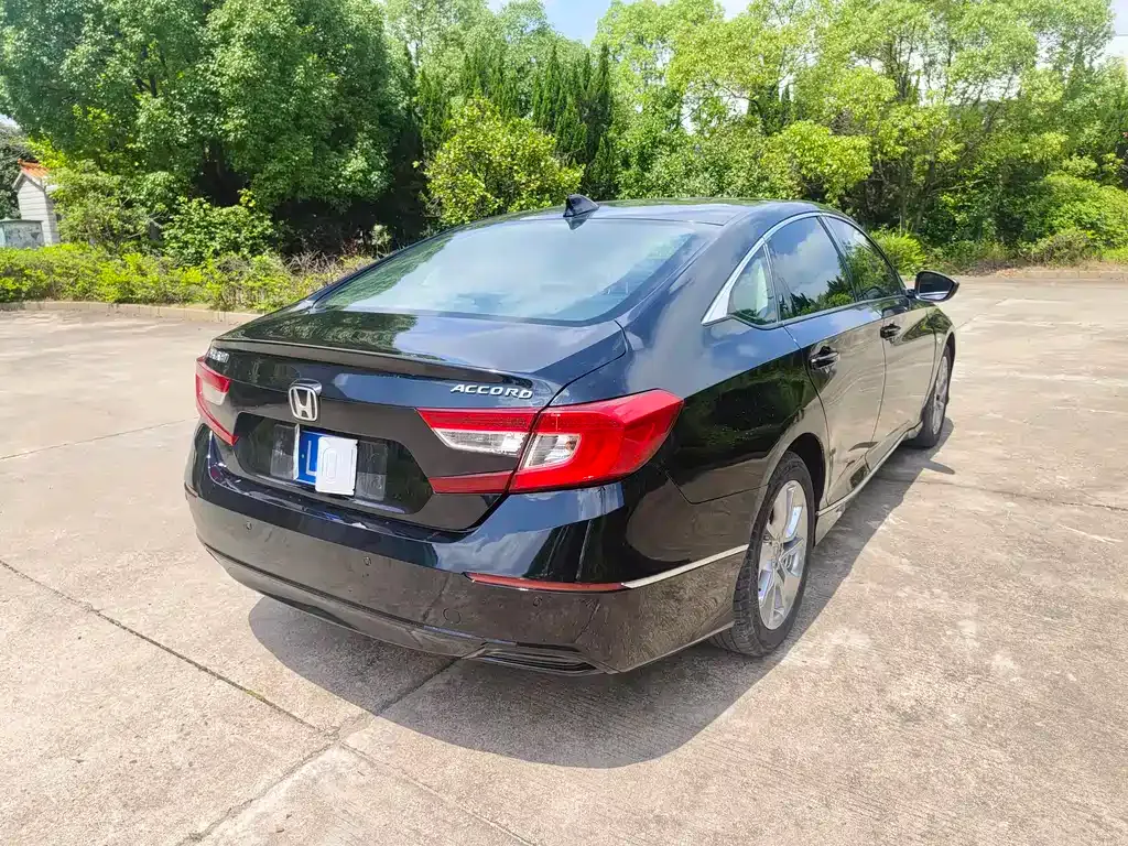 Honda Accord — фото 7